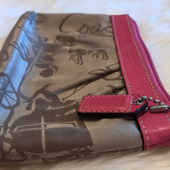 Coach wristlet NWOT - Picture 2 of 6